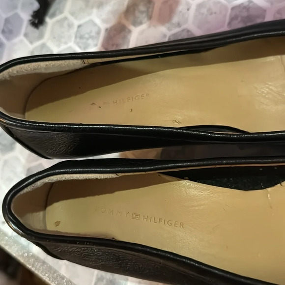 Tommy Hilfiger leather wedges, size 9M. Super cute and sophisticated. - Picture 8 of 12